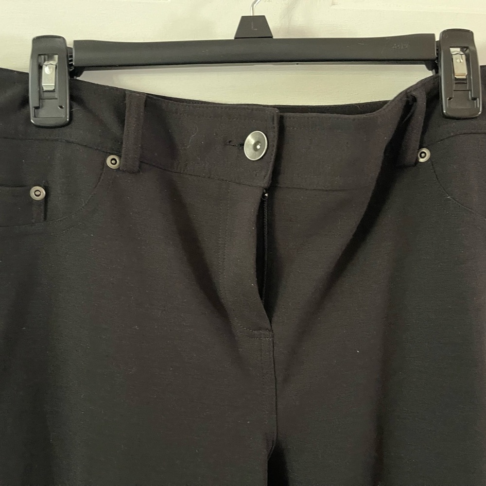 Very cute style and company dress/casual pant